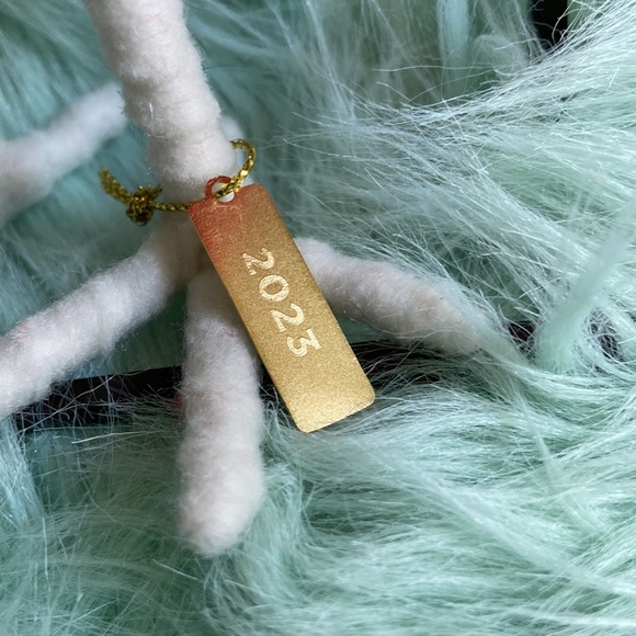 Target Valentines bird 2023 Aerial - Picture 2 of 3